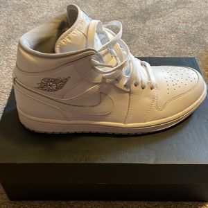 Jordan 1 mid white/grey
